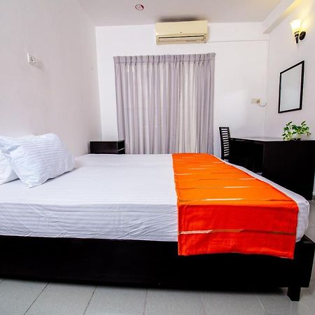 Asian House Hotel Colombo Buitenkant foto