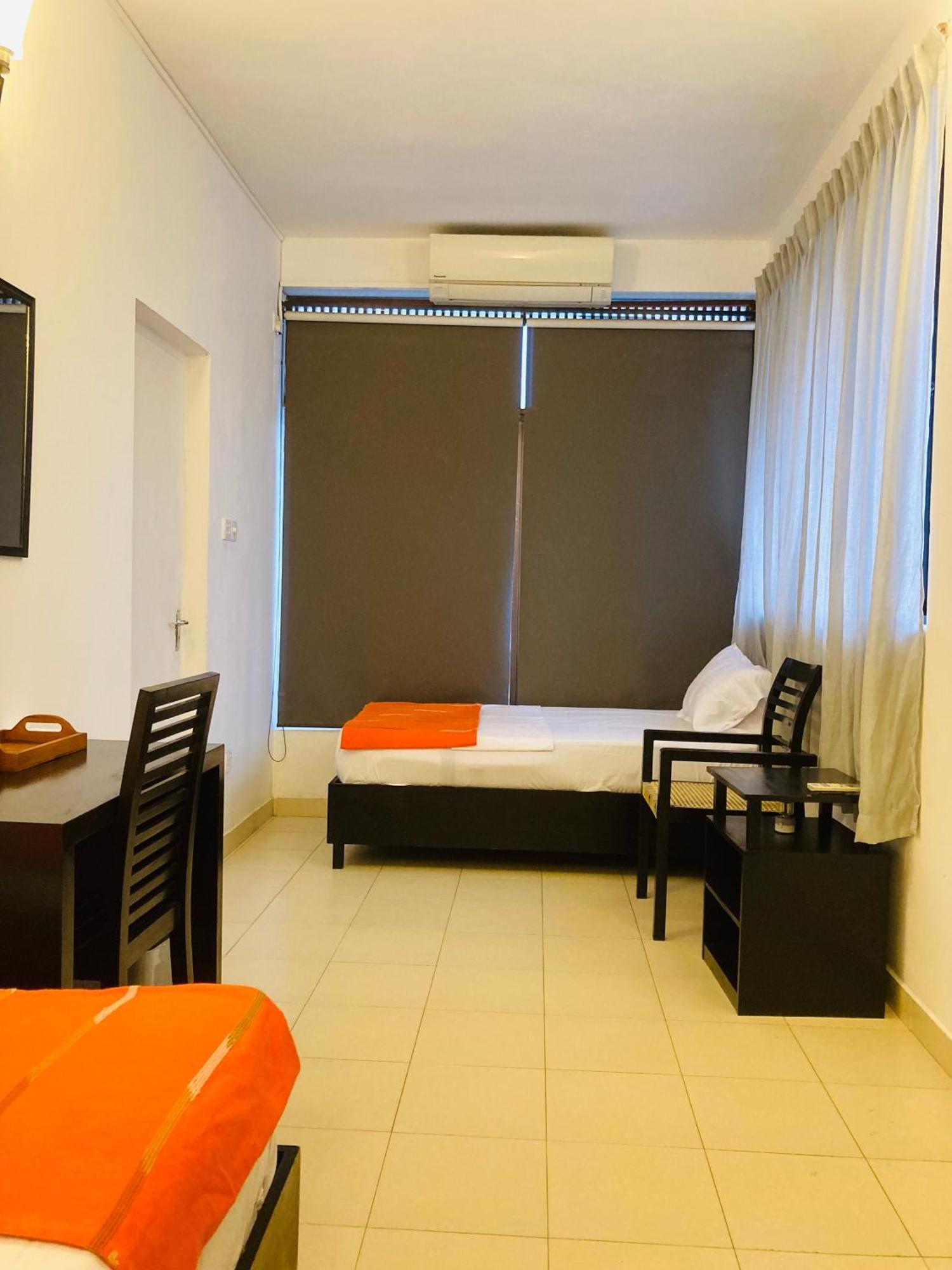 Asian House Hotel Colombo Buitenkant foto